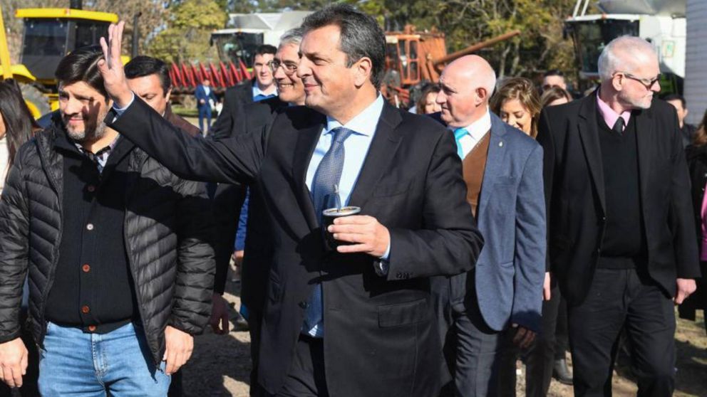 Sergio Massa encabezó la puesta en marcha de la primera planta industrial de América de producción de aceite de soja a partir de energías renovables. (@SergioMassa)