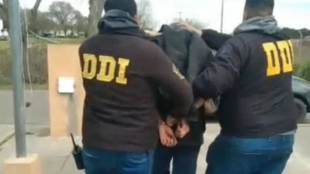 Estuvo pr�fugo seis meses por el crimen de un joven y lo detuvieron tras una persecuci�n.