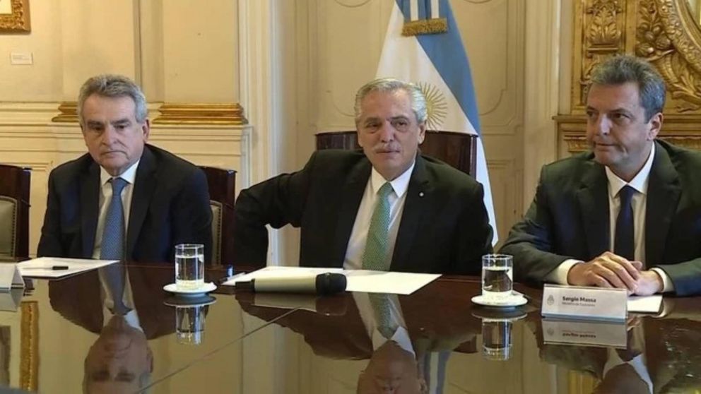 Reunión de Gabinete: Alberto Fernández llamó a "fortalecer" la gestión y Massa anunció un "alivio" en el impuesto a las Ganancias
