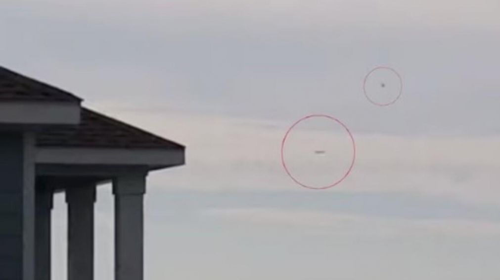 Los objetos cilíndricos aparecieron en el cielo de Estados Unidos (Captura de video).