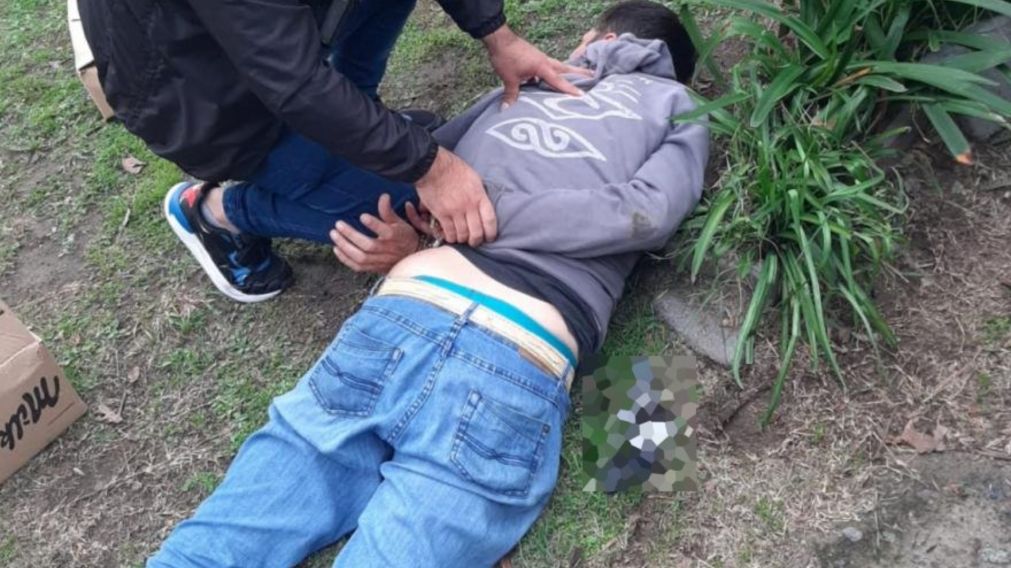 Vecinos atraparon a un ladrón, le dieron una paliza, y lo entregaron a la Policía (imagen ilustrativa).