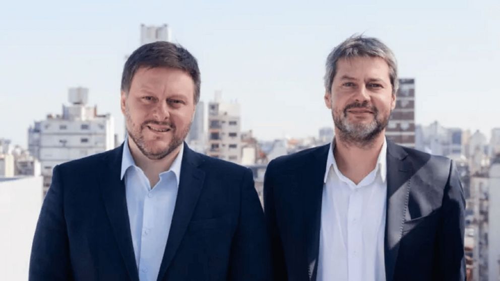 Leandro Santoro y Matías Lammens, los candidatos a jefe de Gobierno en CABA y a legislador, respectivamente, por Unión por la Patria.