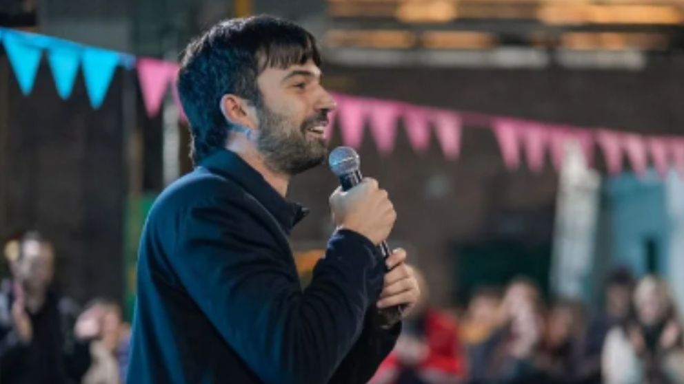Rosemblat en su discurso en el Club Atlético Centro Juvenil.