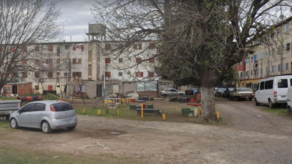 Acá, en este vecindario, sucedió el crimen del menor de 16 años.