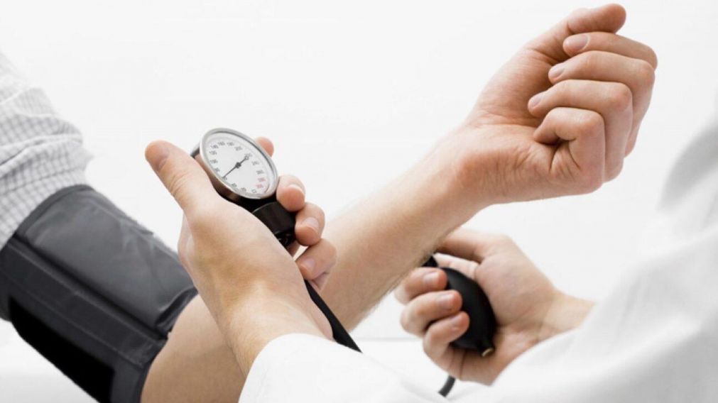 La hipertensi�n puede derivar en enfermedades cardio y cerebrovasculares (Imagen ilustrativa).