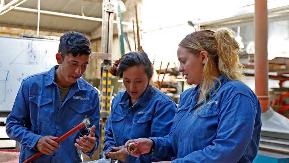 Se consolidó el fenómeno del "trabajador pobre" en los últimos 20 años.