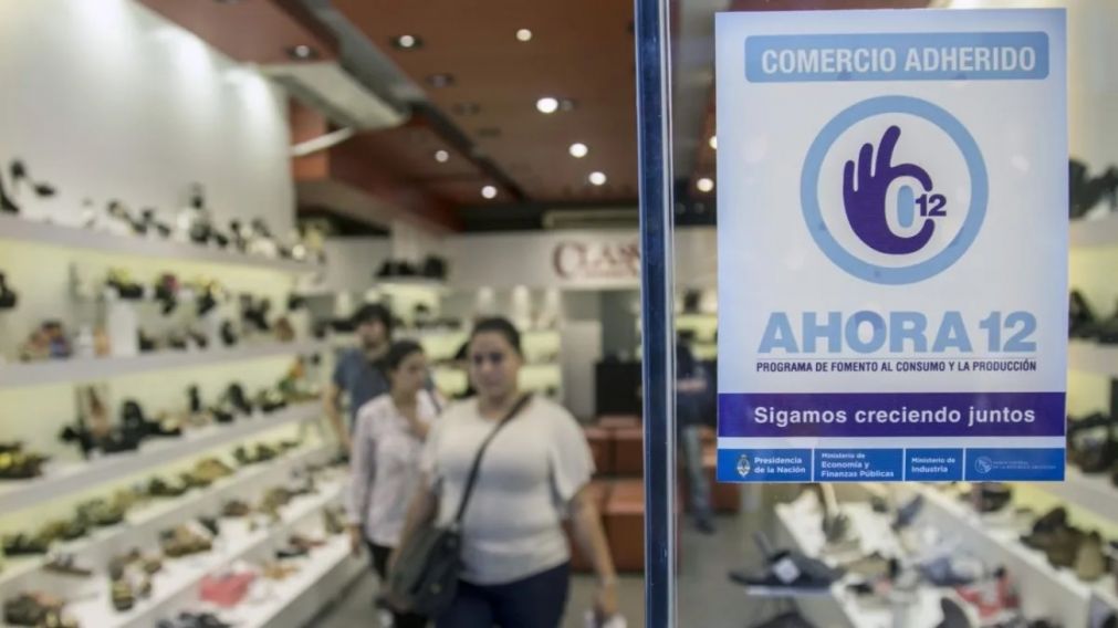 El plan Ahora 12 permite realizar compras financiadas en 3, 6, 10, 12, 18 y 24 cuotas fijas mensuales con tarjeta de crédito.