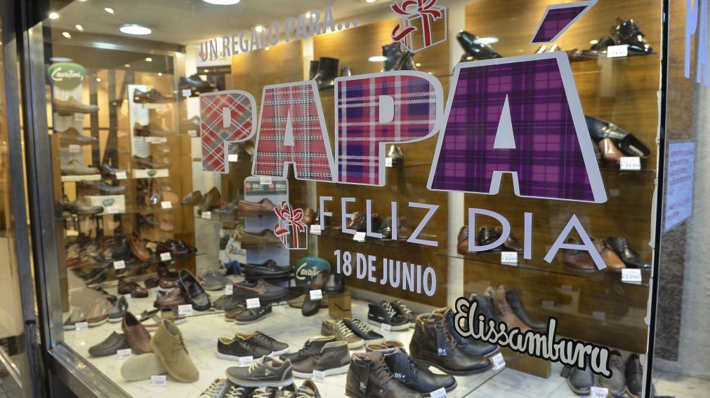 EL RUBRO QUE MÁS CRECIÓ, A PESAR DE LA TENDENCIA GENERAL, FUE CALZADO Y MARROQUINERÍA (+2,6%).