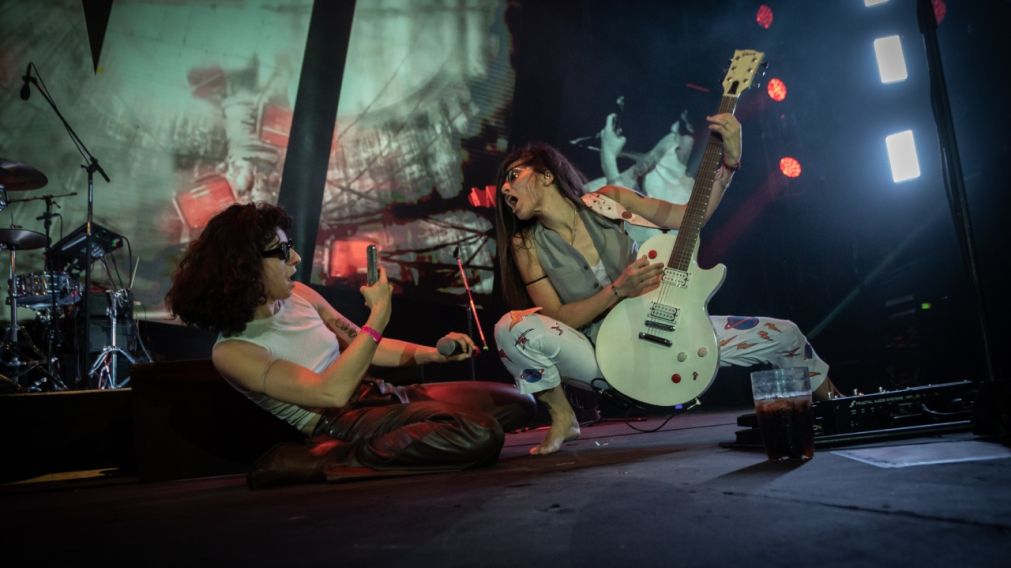 "Nada Salvaje (En Vivo Estadio Obras)" es el primer adelanto del álbum recopilatorio de Eruca Sativa.
