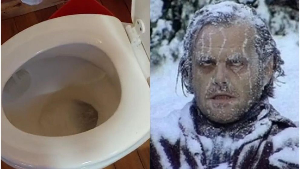 El agua est� tan congelada que no se puede usar el inodoro.