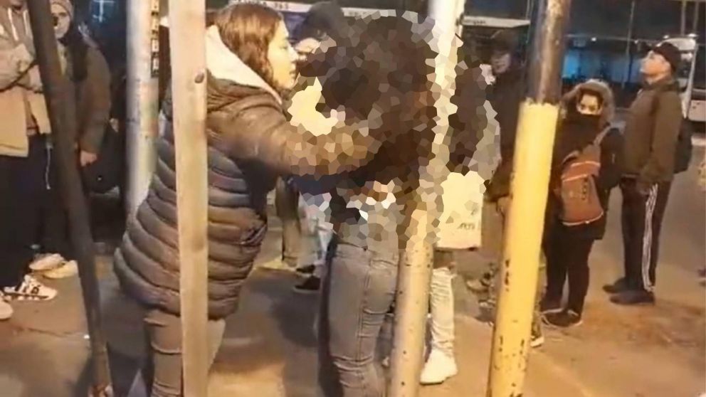 La secuencia fue registrada por testigos de la escena (Captura de pantalla).