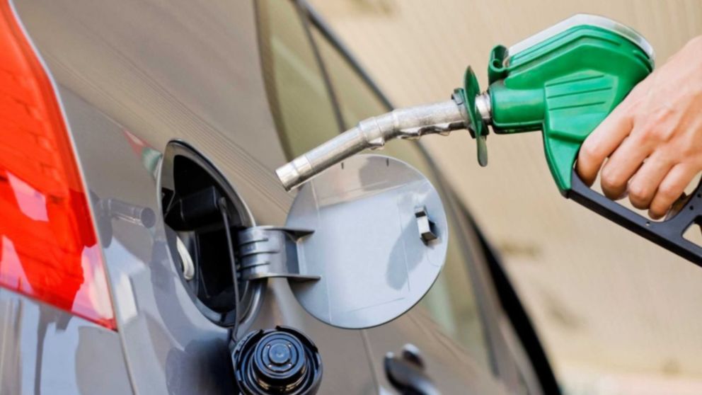 Las empresas petroleras adelantaron que se viene un incremento en los precios del combustible.