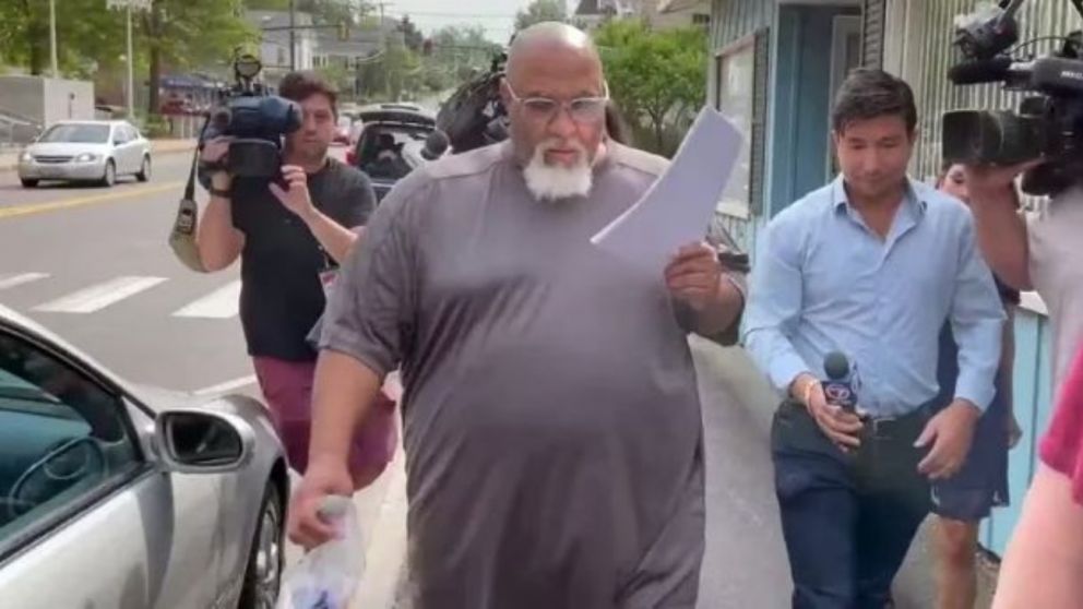 Aberrante: ex director de Harvard robaba restos humanos de la universidad