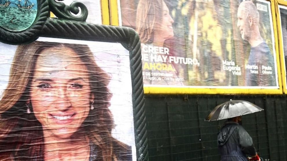 Los afiches de campaña, un clásico en la previa de cada una de las elecciones (Archivo).