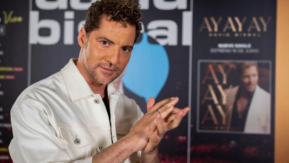 “Ay, Ay, Ay” será el nuevo lanzamiento de David Bisbal en medio de su “Me siento vivo tour”.