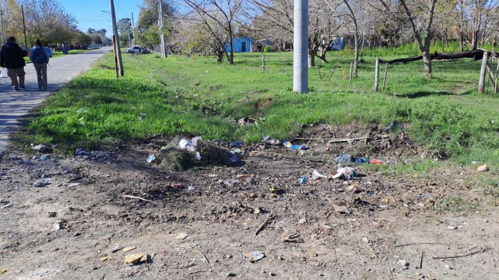 Grave denuncia de los vecinos del barrio San Roque, ubicado en el municipio de Presidente Perón.