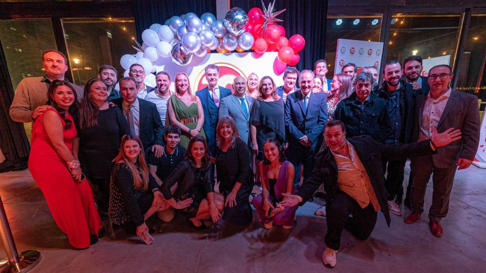 ¡Celebración! Canal 10 de Mar del Plata festejó 20 años ininterrumpidos de Telediario.