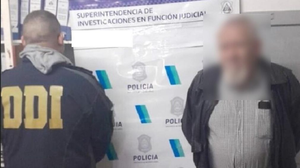 Este es el sospechoso que fue arrestado por los investigadores policiales en Villa Gesell.