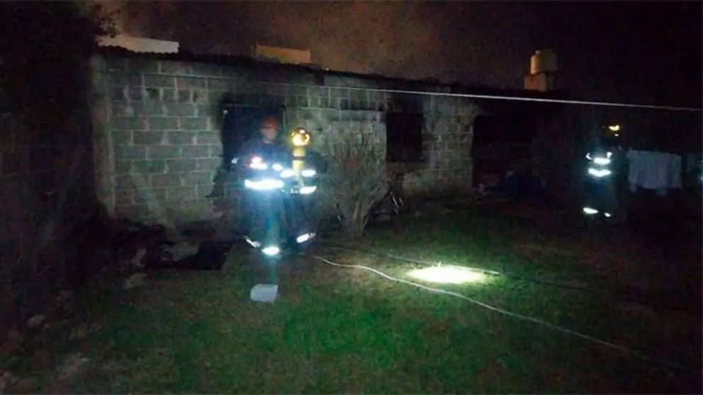 El siniestro ocurrió en una vivienda precaria (Foto Noticias Argentinas).