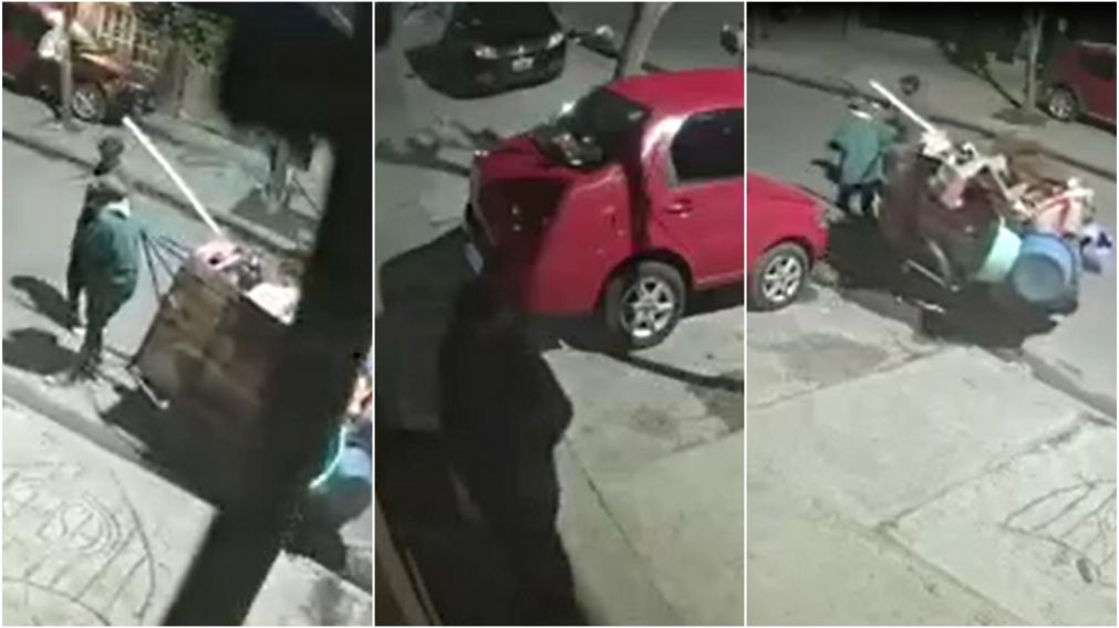 Los ladrones quedaron filmados por una cámara de seguridad.