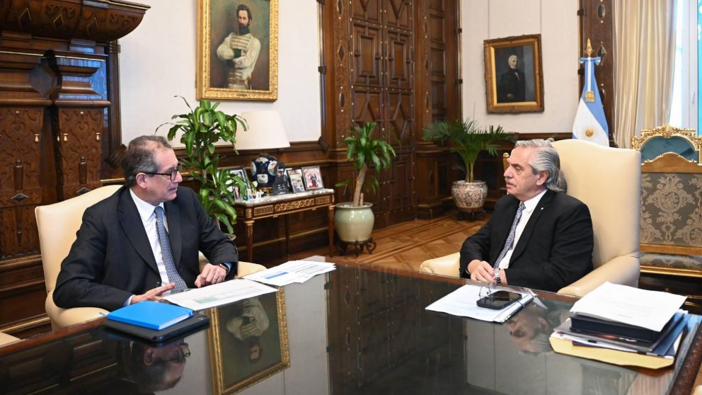 Alberto Fernández se reunió con el titular del Banco Central, Miguel Ángel Pesce.