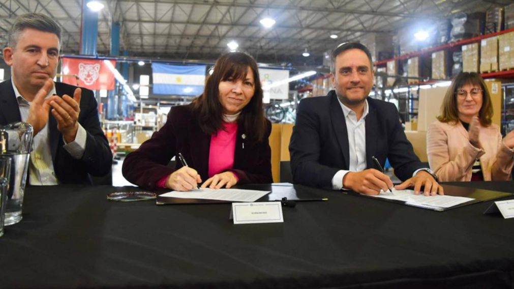 El Banco Nación y el Ministerio de Ambiente firmaron acuerdo para financiar empresas sustentables.