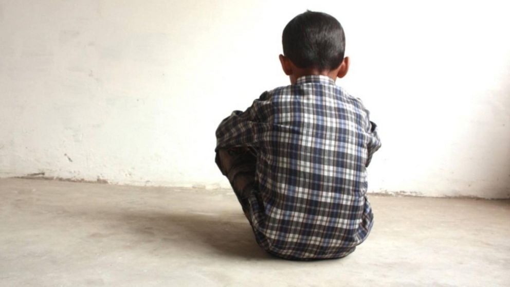 Bullying y ataque: tienen 9 años, lo invitaron a una "hamburgueseada", donde lo ataron con sábanas y arrastraron violentamente. (Imagen ilustrativa)