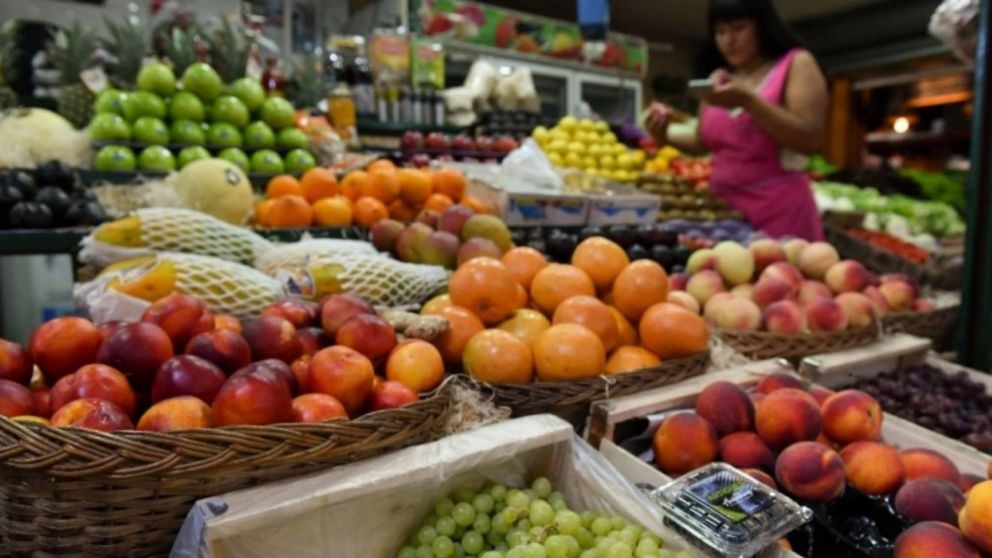 Canasta de frutas y verduras de estación: renuevan el acuerdo de precios.