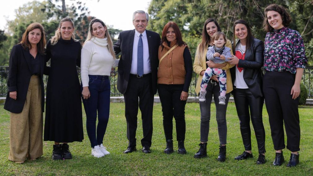 Alberto Fernández mantuvo un encuentro con destinatarias del Programa Acompañar.