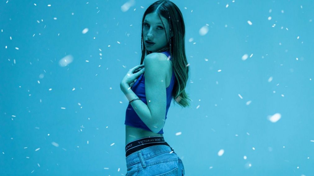 Yami Safdie dio a conocer su nuevo single llamado “Señales”.