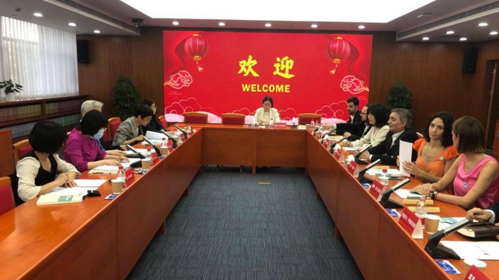 "Néstor y Cristina profundizaron las relaciones bilaterales a partir de lo económico, pero también desde lo cultural, social y humano", expresó Máximo Kirchner en la Academia China de Ciencias Sociales.