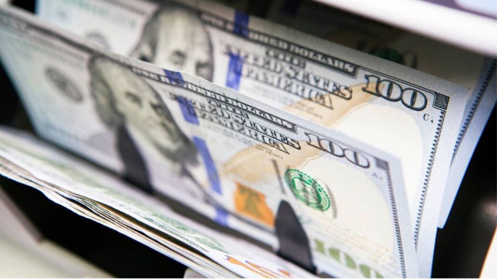 Dólar hoy: ¿A cuánto cotizan el oficial y el "blue"?