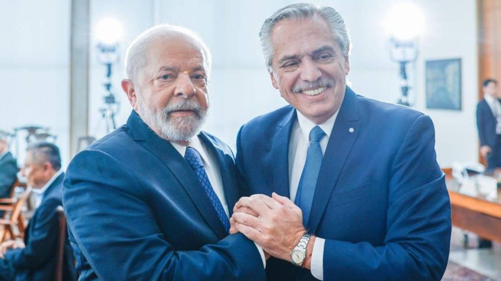 En Brasil, Alberto Fernández destacó encuentro que "une a presidentes de América del Sur para integrar a la región".