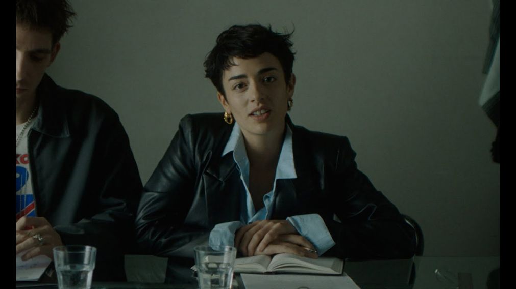 Zoe Gotusso se pone en el rol de una directora de cine para adultos en "Entrégate".