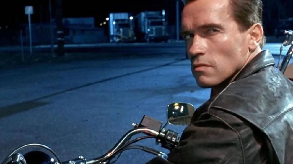 �Furor en Netflix! Schwarzenegger estren� serie y as� se acord� de Argentina.Schwarzenegger cit� a Argentina y estallaron los memes en Twitter tras el �xito de FUBAR en Netflix.