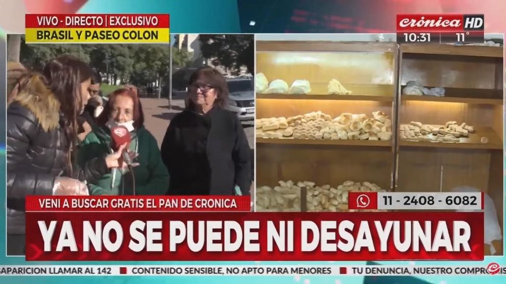 Decenas de personas se acercaron a Crónica para recibir su pan gratis del domingo (Crónica HD).