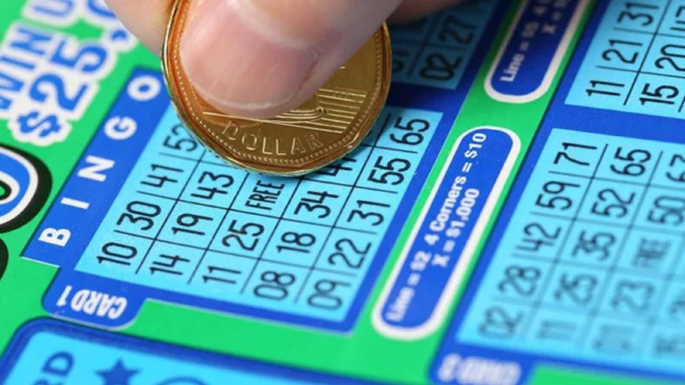 Mujer ganó la lotería, no quiso compartir el premio con su marido y lo dejó.