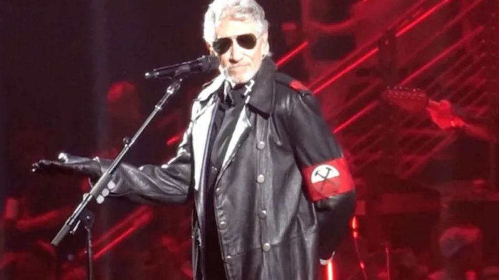 La vestimenta que usó Roger Waters en el recital de Berlín y generó polémica (Twitter).