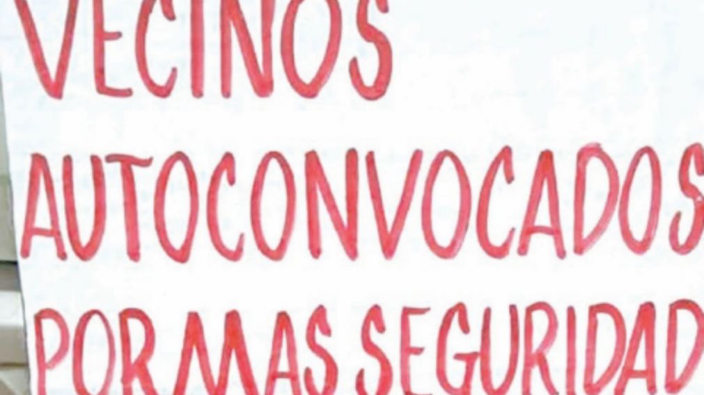 Vecinos denuncian espionaje durante una movilizaci�n.