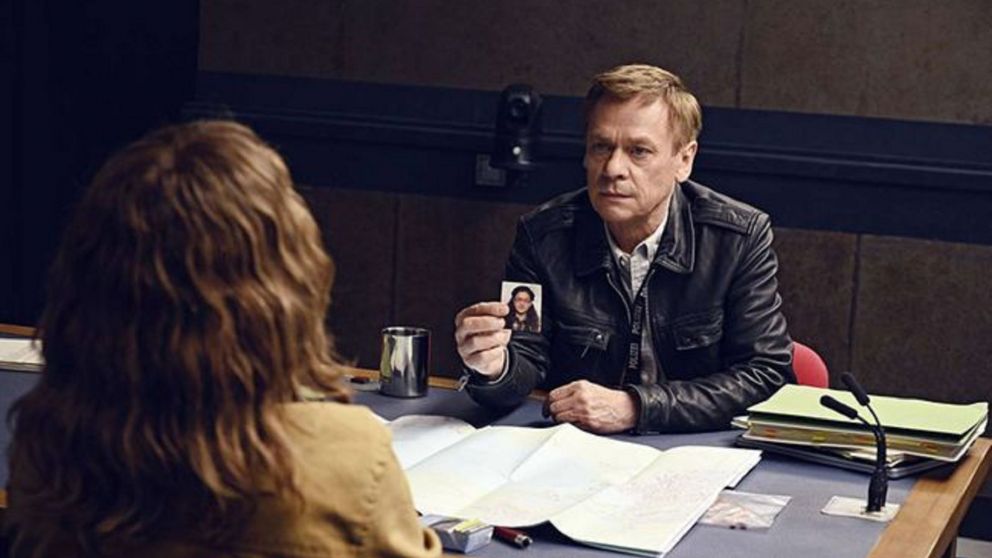 Una impactante miniserie de Netflix causa furor en tres capítulos.