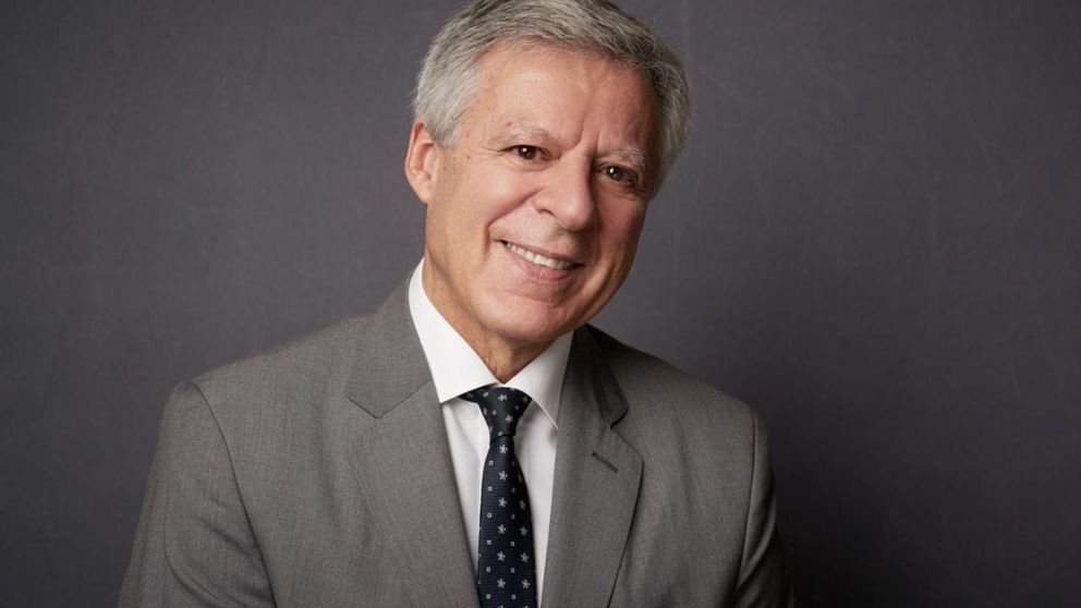 El doctor Daniel López Rosetti y un libro para transformar el sufrimiento