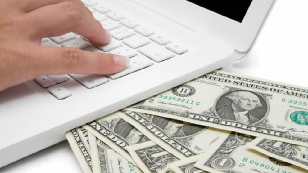 Se compró una computadora en pandemia ganando plata con una aplicación y ahora cuenta cómo hacerlo.