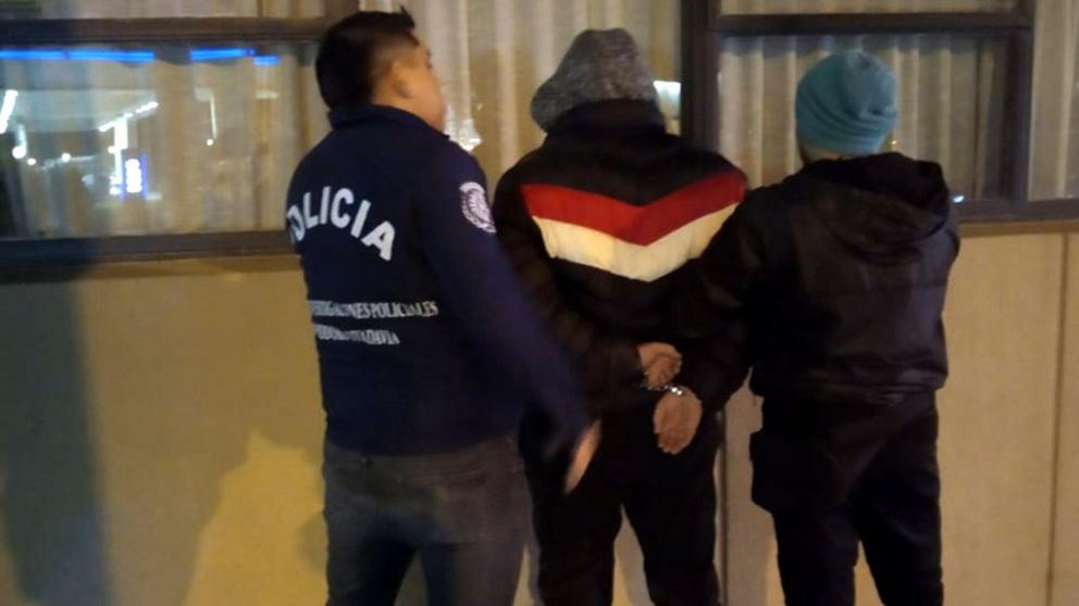 El momento de la captura del joven que permanecía prófugo (Gentileza Radio3CadenaPatagonia.com.ar).