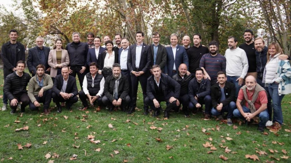 Encuentro en Quilmes con intendentes e intendentas de la 1ra y 3ra sección electoral con motivo de la organización y convocatoria al acto del 25 de mayo.