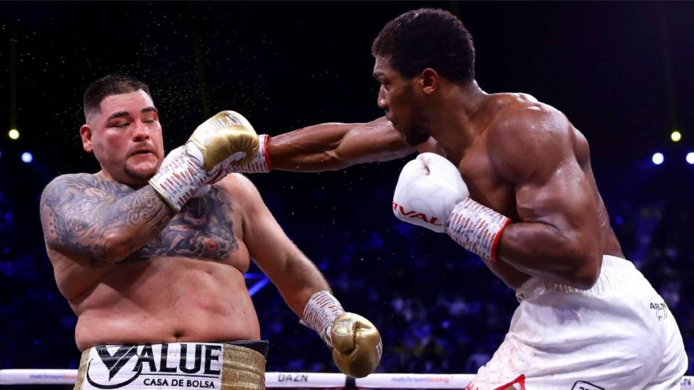 Un famoso boxeador causó polémica al asegurar que fuma "faso" y borrar el tuit a los pocos minutos.