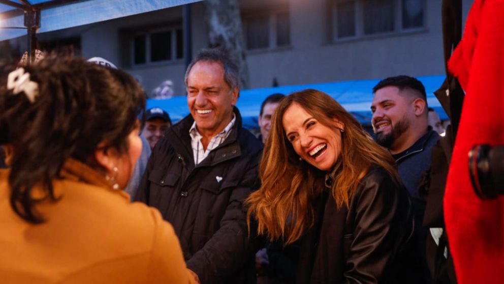 Scioli y Tolosa Paz recorrieron la feria.