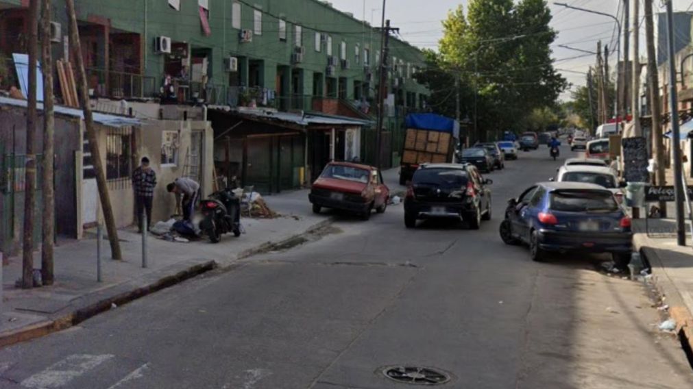 Este es uno de los accesos al barrio en el que sucedió el crimen de Lucas Ezequiel Núñez (Google Street View).