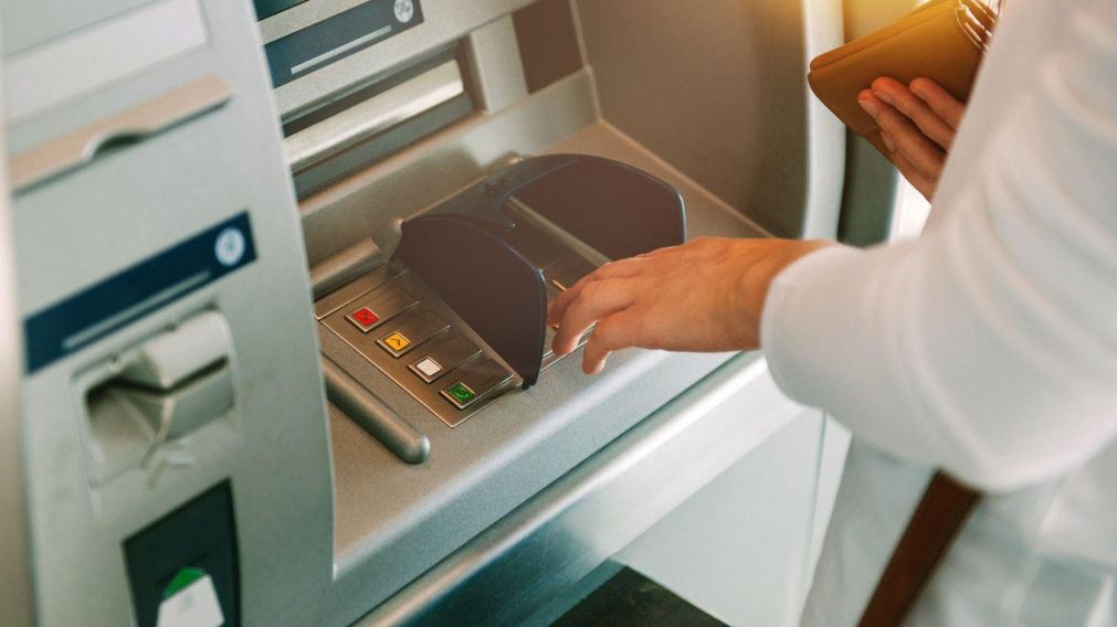 Cuidado con el ticket del cajero automático (Imagen ilustrativa).