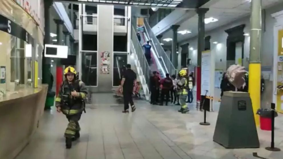 Los Bomberos controlaron la situación en el Hospital Elizalde (Captura de video).
