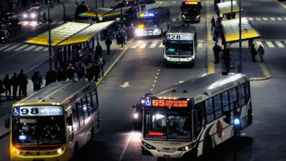 Anuncian paro de colectivos.